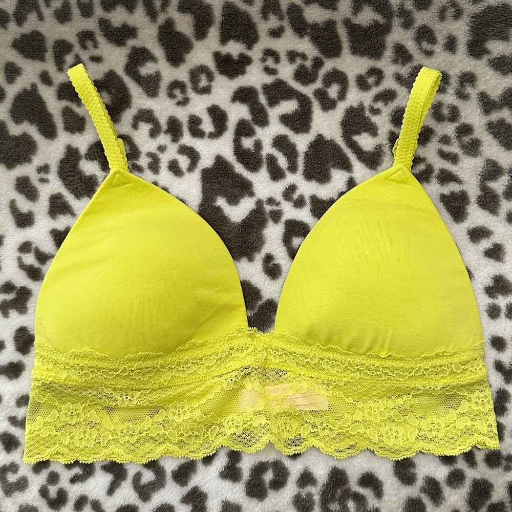 2015 Victoria’s Secret Lace Trim Bralette in Yellow Size Small Women’s